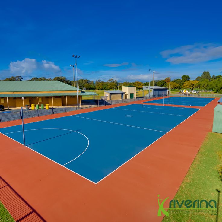 أرضيات ملاعب خارجية