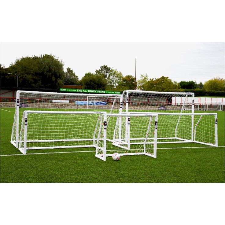 اكسسوارات ملاعب كرة القدم